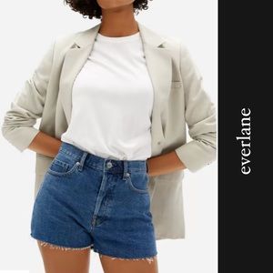 Everlane The Cheeky Shorts in a Medium Wash • 31